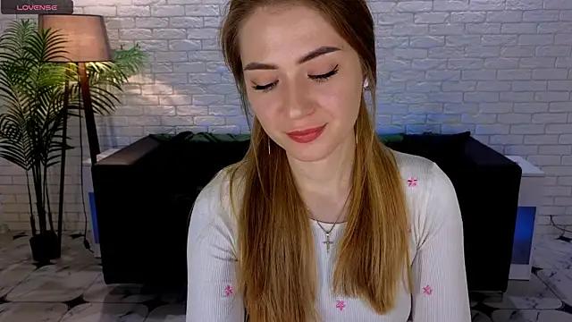 Adelyna_Bird from StripChat is Freechat