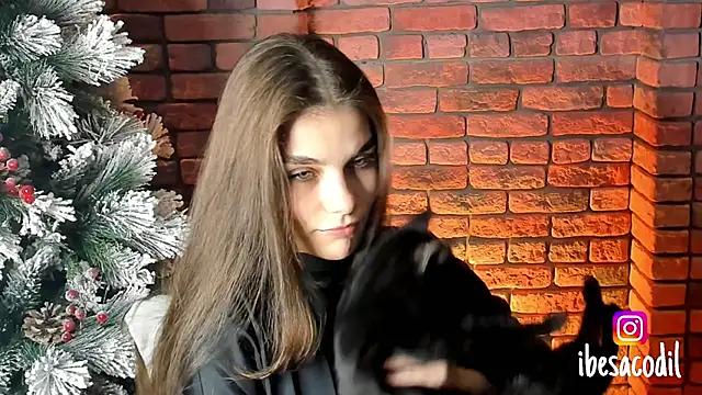 adriana_allien from StripChat is Freechat