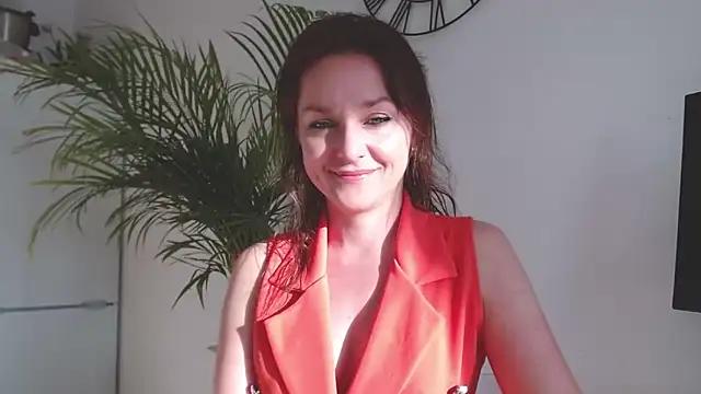 AliciaDesire from StripChat is Freechat