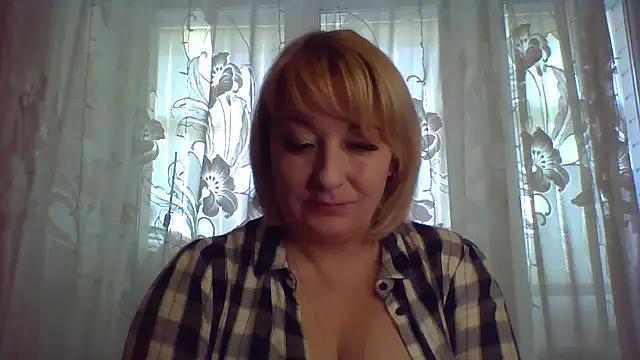 ArielXLoveresss from StripChat is Freechat