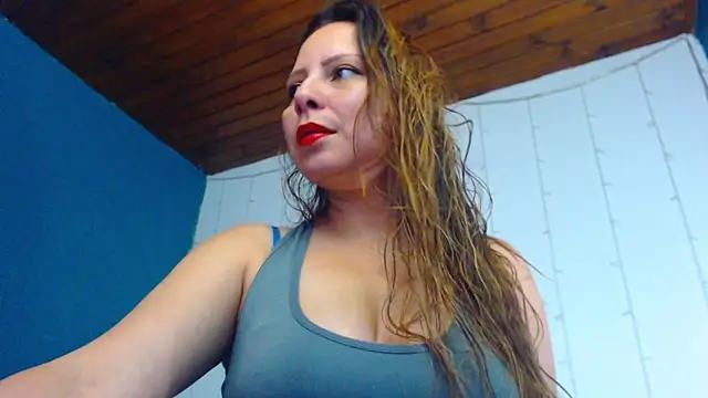 camila_delarosa from StripChat is Freechat