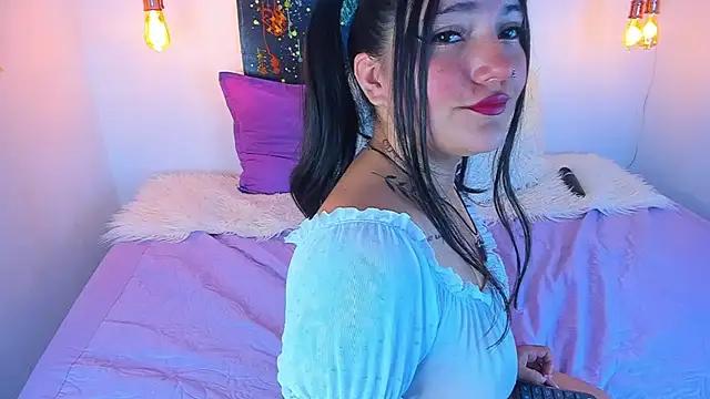 cloe_bridgee from StripChat is Freechat