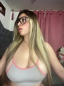 CristalGmez from StripChat is Freechat