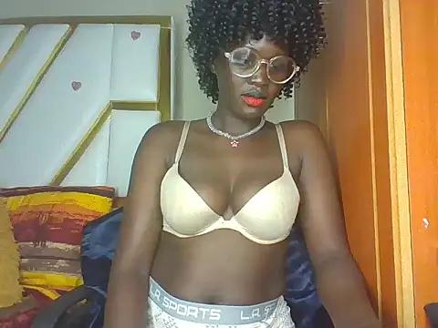 cutesmiling from StripChat is Freechat