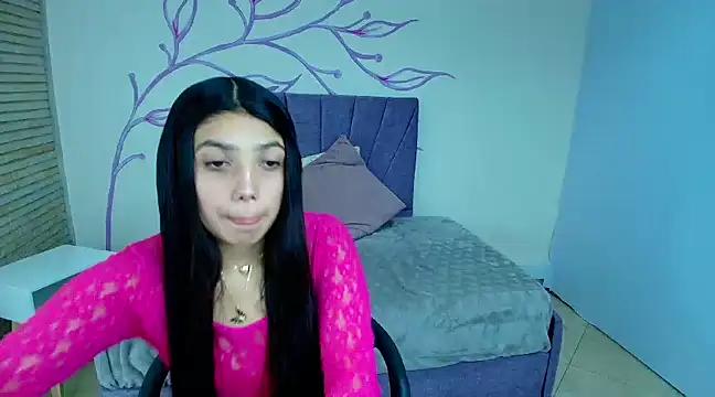 EmiilyAdamss from StripChat is Freechat