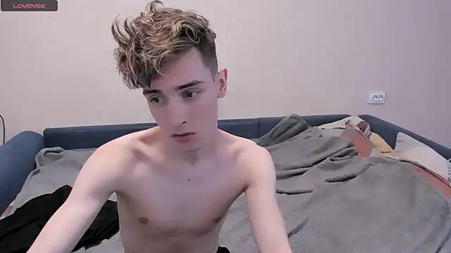 James_Mills from StripChat is Freechat