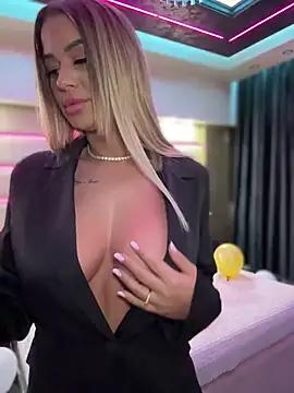 KirstieVegas from StripChat is Freechat