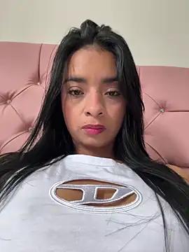 Laura_fernandezII from StripChat is Freechat