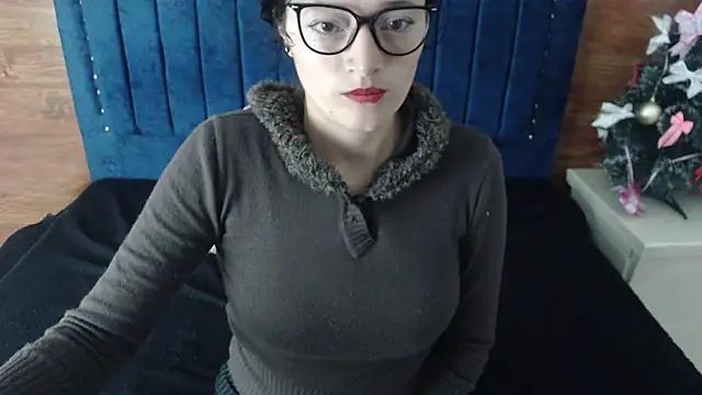 lunazulsj from StripChat is Freechat