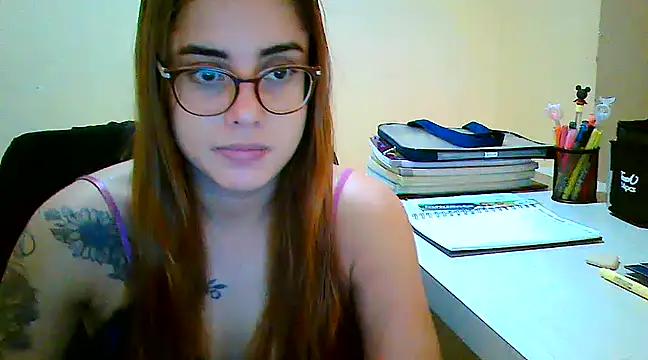 maliamiller from StripChat is Freechat