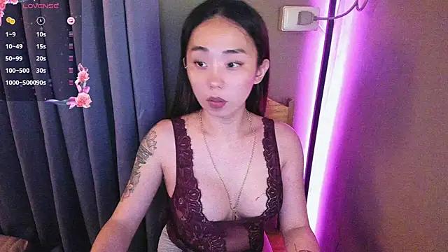 MissAyaCollins from StripChat is Freechat