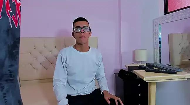 PatrickAndOliver from StripChat is Freechat