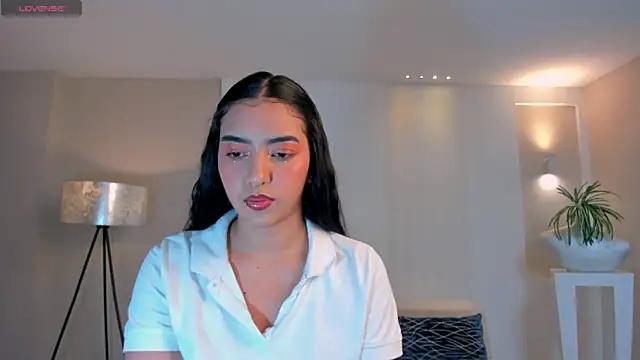 RoxyCastello from StripChat is Freechat