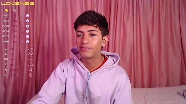 teobrowny_ from StripChat is Freechat