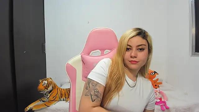 tigerbaby_ from StripChat is Freechat