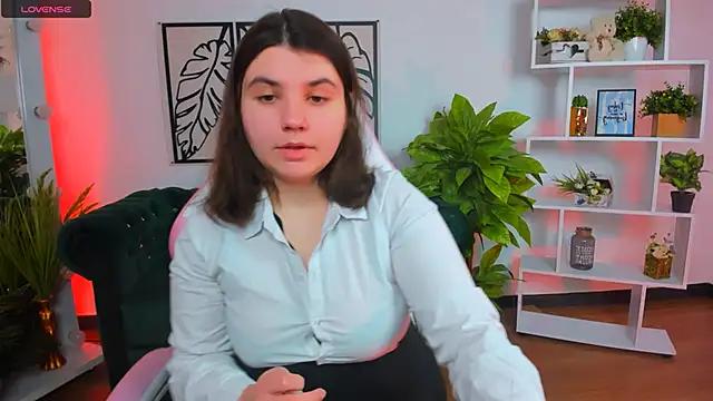 Viola__Shy from StripChat is Freechat