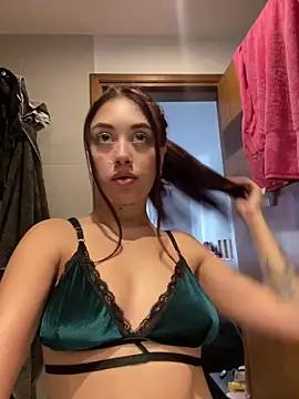 yourdreamgirl11 from StripChat is Freechat