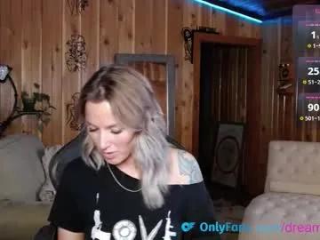 dreamytrance — #tattooed #American #milf