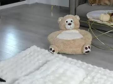 ellyxxxelly on Chaturbate 