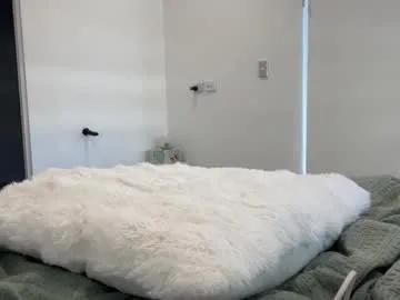 kaylaaaa111 — booty lovers gather here #aussie #bigass #blonde #british #teen