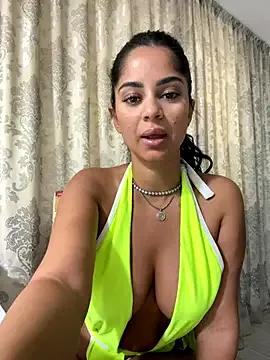 _adelle on StripChat