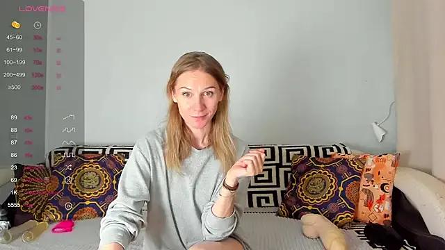 Amalia_Mio on StripChat 