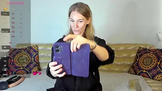 Amalia_Mio on StripChat 