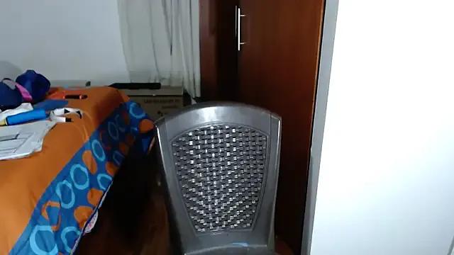 Chantal_hott — I fuck my pussy