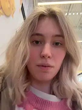 HoneyRay — LIck my lips