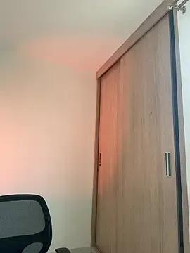 LauraCatalina — OPEN ASS + PLUG ANAL