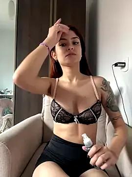 MarianaNinfa — Show pussy dildo