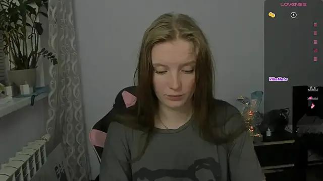 Mary_Blu — Doggy pose(no panties)