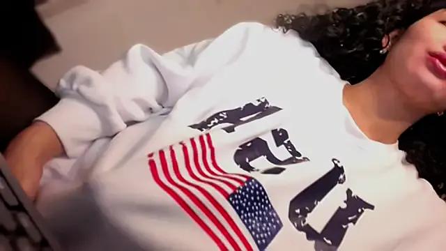 MissValentinaJohnson on StripChat 