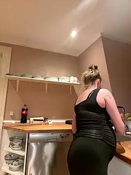 Mrs_Mr_007 — Suck nippels