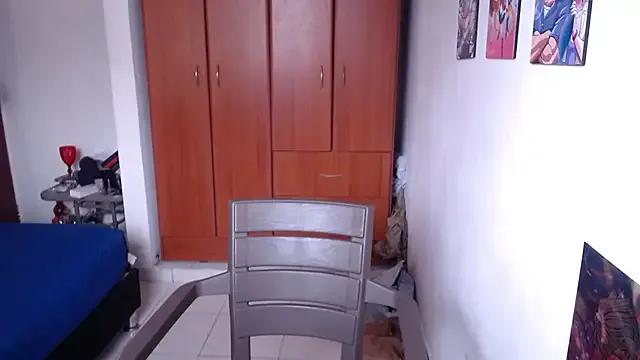 saenz_eymi — Real banano in pussy 