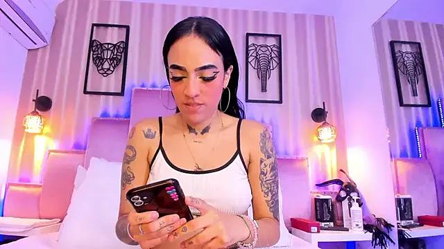 SamanthaAdele on StripChat 