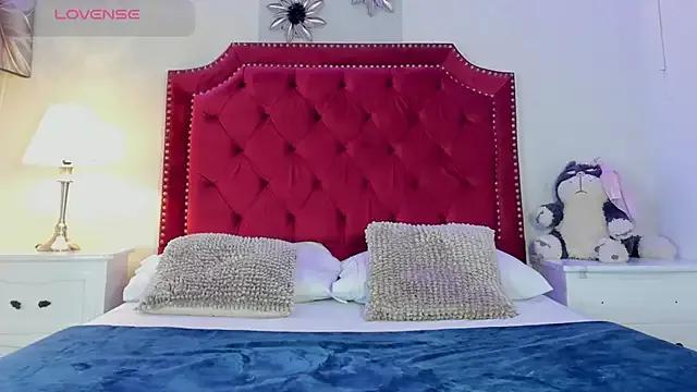 Sara_Collinss_ on StripChat 