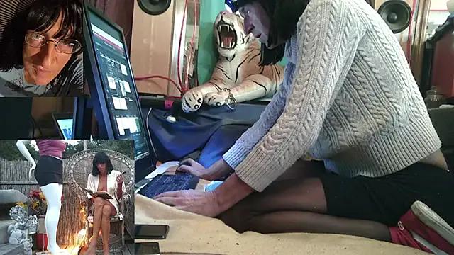 SissiDomination — I show my cute titties