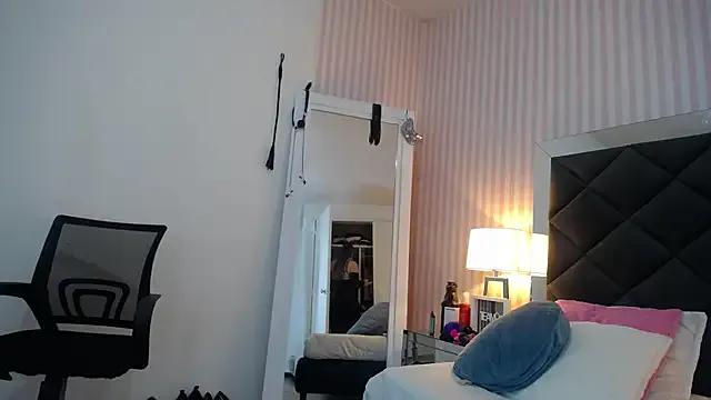 ViictoriaJones_ on StripChat